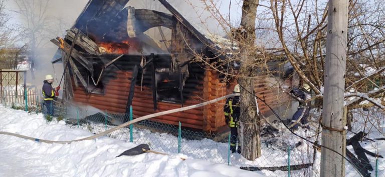 Пожежа на Львівщині: знищено дерев’яний житловий будинок