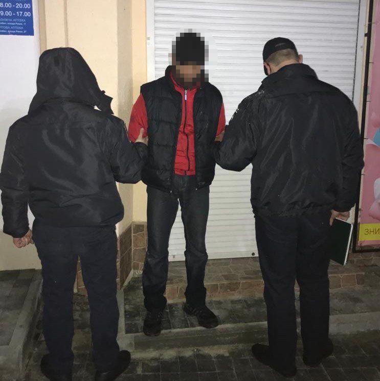 У Дрогобичі знайшли тіло чоловіка з ножовими пораненнями  (ФОТО)