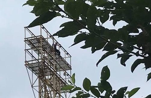 На Львівщині поліцейський врятував хлопця від суїциду