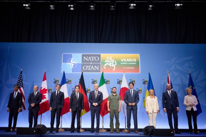 volodymyr-zelenskyj-i-lidery-krayin-g7-ta-yes-samit-nato-12-lypnya-2023