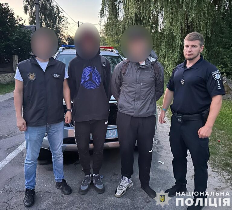 У Львові затримали двох паліїв авто військовослужбовців: працювали на ворога У Львові затримали двох паліїв авто військовослужбовців: працювали на ворога