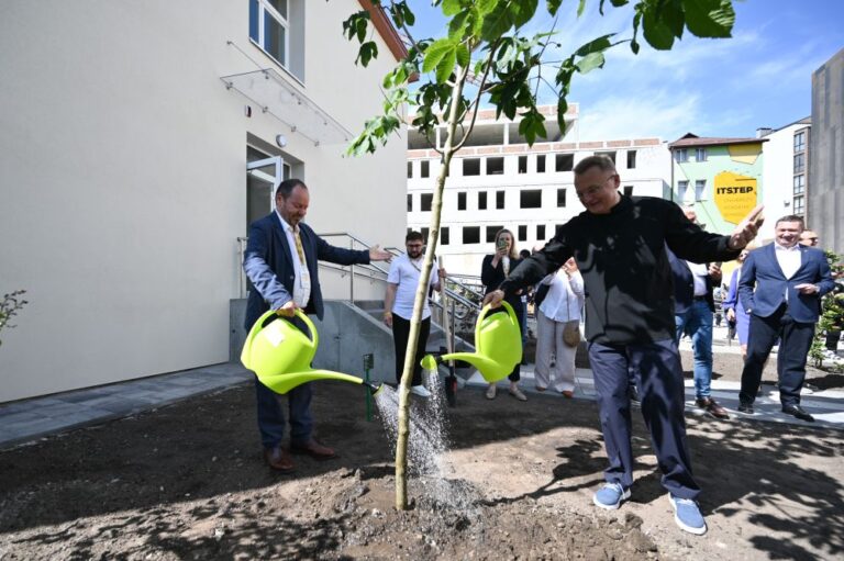 У Львові відкрили Центр допомоги людям, які пережили полон і тортури У Львові відкрили Центр допомоги людям, які пережили полон і тортури