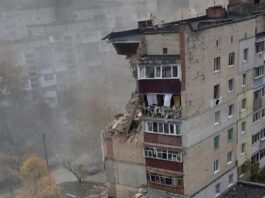 У Хмельницькому стався вибух у багатоповерхівці: зруйновано кілька поверхів