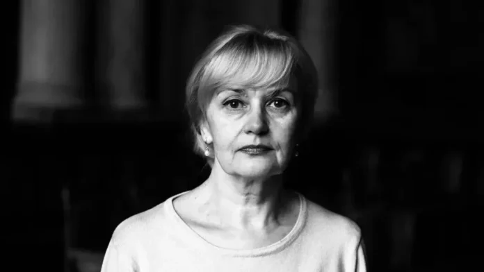 c6nlhw---c16x9x50px50p--49f56d7ba25d486f40a9b3010f03f8b7