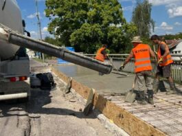 На вул. Кульпарківській забетонували деформаційні шви моста