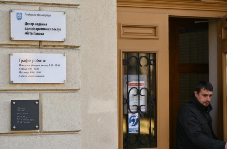 photo5199431819232147638y-f613054e