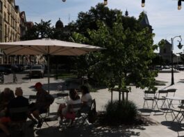 У Львові продовжили роботу літніх майданчиків до 30 листопада