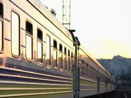 московити вдарили по залізничній станції у Фастові: рух поїздів ускладнено