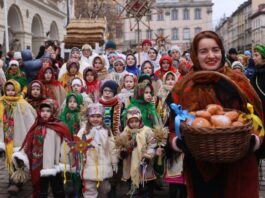 У Львові встановили головний різдвяний дідух