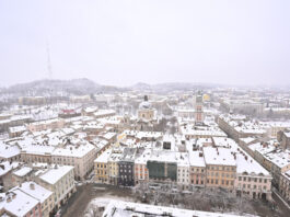 Садовий закликав зробити запаси води і продуктів, зарядити павербанки