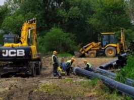 До Винник прокладають новий каналізаційний колектор: 74% робіт вже виконано