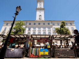 Ветеранський ярмарок у Львові: щонеділі на площі Ринок можна підтримати бізнес ветеранів