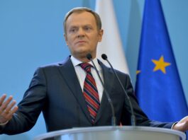 Туск пригрозив не визнавати рішення щодо Росії без участі Польщі