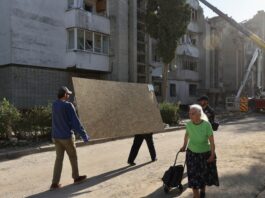 У поруйнованих будинках на вул. Патона та Виговського розпочали аварійно-відновлювальні роботи (відео)