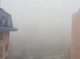 Київ затягнуло густим туманом
